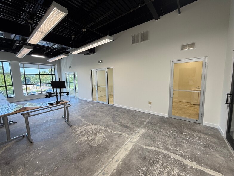 54-60 E Bridge St, Morrisville, PA for lease - Building Photo - Image 3 of 10