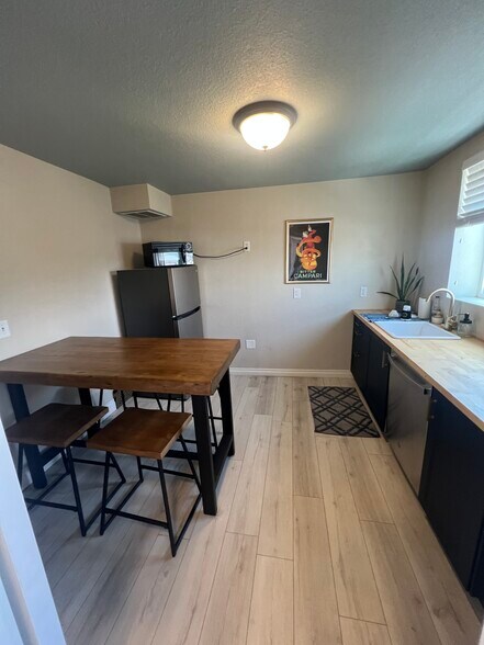 1487 S Broadway, Denver, CO à vendre - Photo du bâtiment - Image 2 de 9