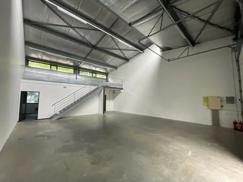 Office in Lyon for lease Interior Photo- Image 1 of 5