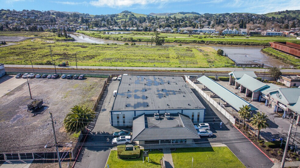 660 Lakeville St, Petaluma, CA à vendre - Aérien - Image 3 de 8