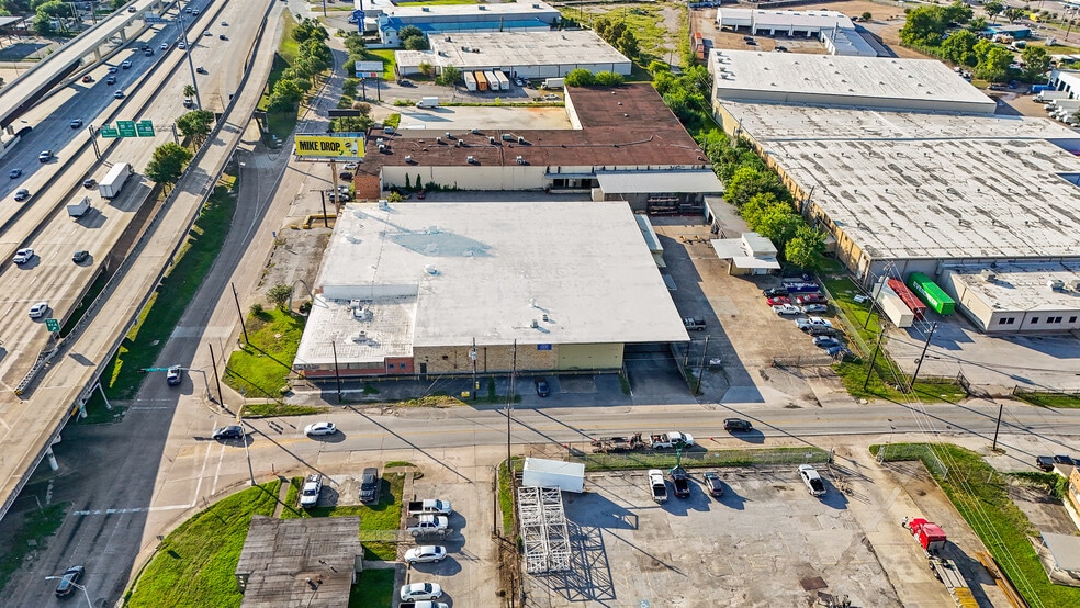 6626 Gulf Fwy, Houston, TX for sale - Building Photo - Image 2 of 8