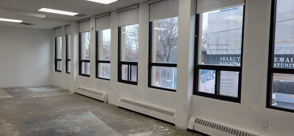 845-851 St Clair Av W, Toronto, ON à louer - Photo intérieure - Image 3 de 15