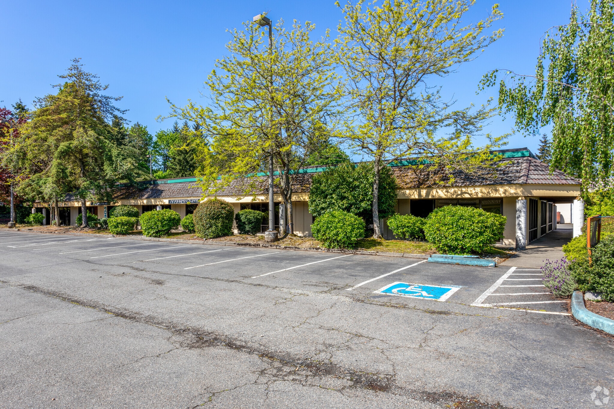 11817-12095 124th Ave NE, Kirkland, WA for lease Building Photo- Image 1 of 6