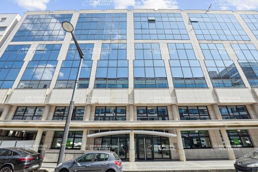 41-43 Avenue Du Centre, Montigny-le-Bretonneux for lease - Building Photo - Image 1 of 25