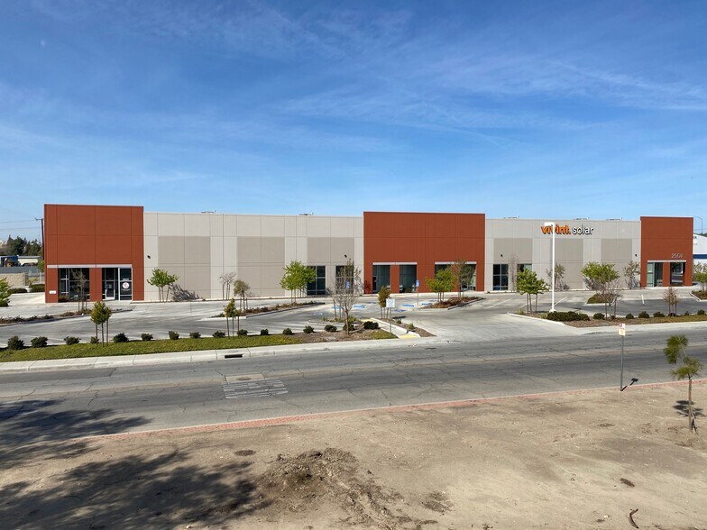 2501 Union Ave, Bakersfield, CA à louer - Photo du bâtiment - Image 3 de 3