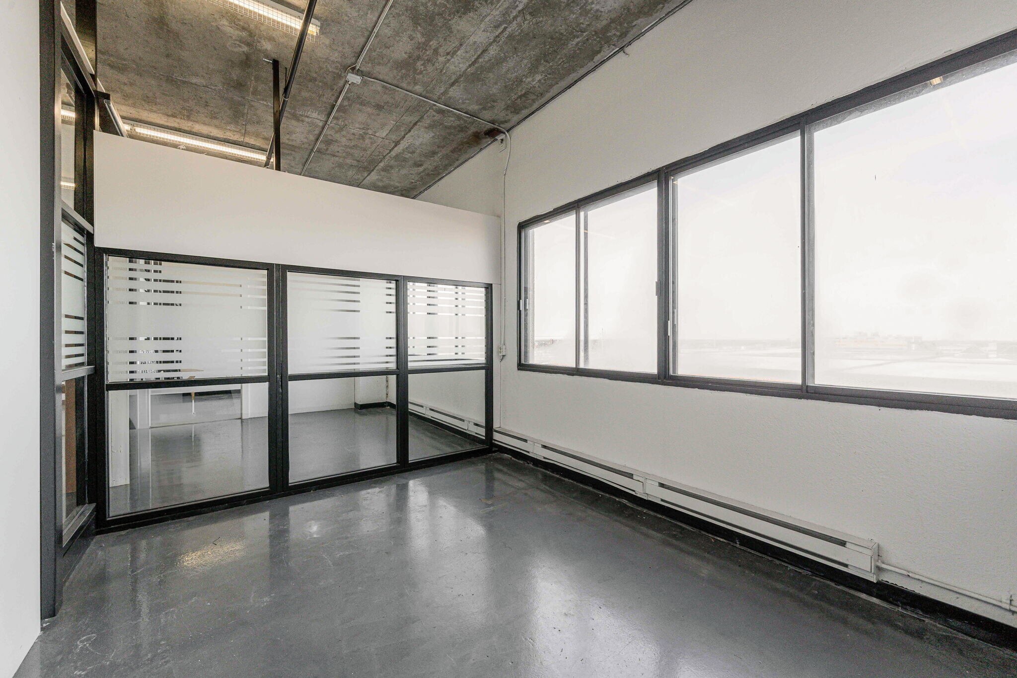 433 Rue Chabanel O, Montréal, QC for lease Building Photo- Image 1 of 9