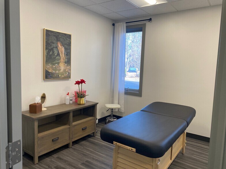 1101 Oakridge Dr, Fort Collins, CO à louer - Photo du bâtiment - Image 3 de 17