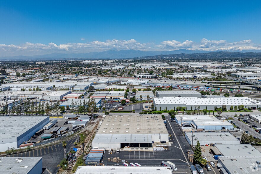 13220 Molette St, Santa Fe Springs, CA à louer - Photo du bâtiment - Image 3 de 4