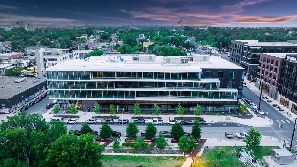 1300 E 5th St, Austin, TX à louer - Photo du bâtiment - Image 3 de 13