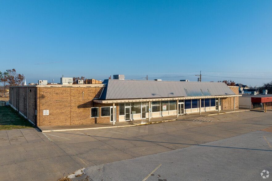 102 SW 11th St, Lawton, OK for sale - Primary Photo - Image 1 of 1