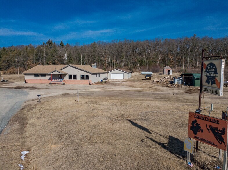 W3686 Monroe Rd, Warrens, WI à vendre - Photo du bâtiment - Image 2 de 38