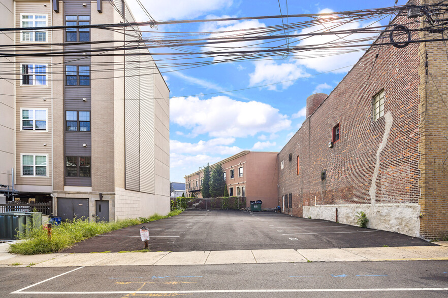 5620 John F. Kennedy Blvd W, West New York, NJ for lease - Building Photo - Image 3 of 3