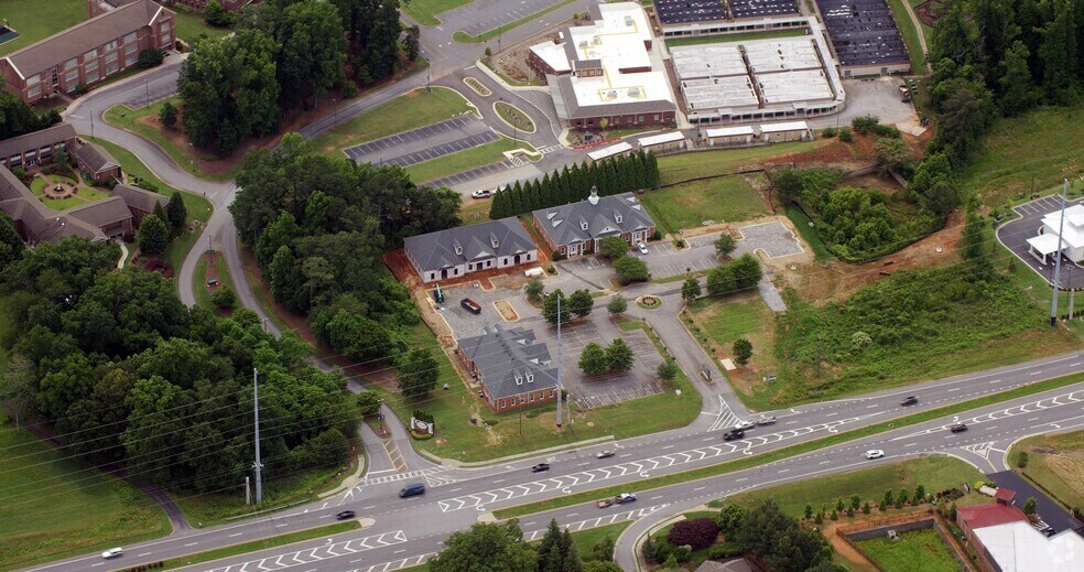 979 Peachtree Pky, Cumming, GA à louer - Aérien - Image 3 de 4