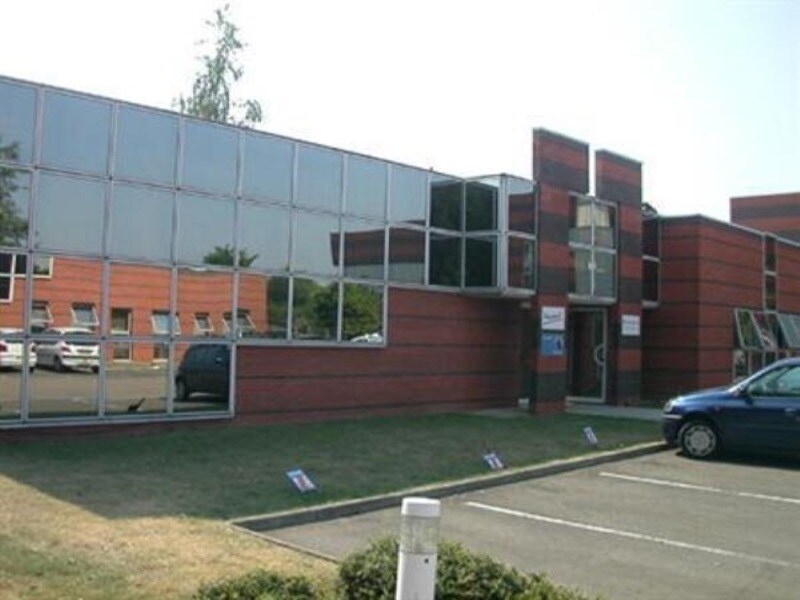Office in Trappes for lease Building Photo- Image 1 of 5