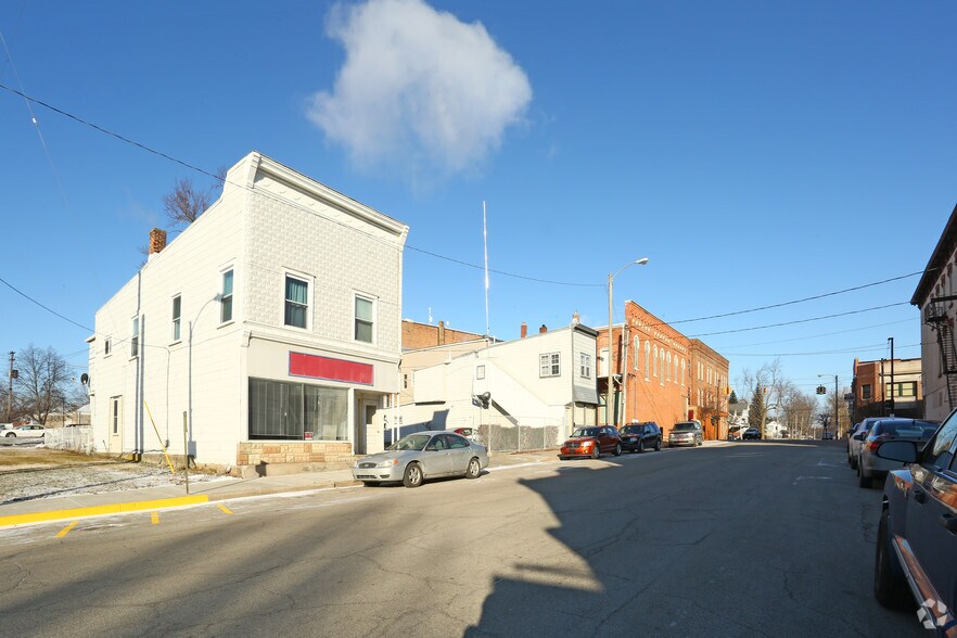 106 & 112 S Church St, Hudson, MI 49247 portefeuille de 2 propriétés à vendre sur LoopNet.ca - Photo du bâtiment - Image 1 de 6