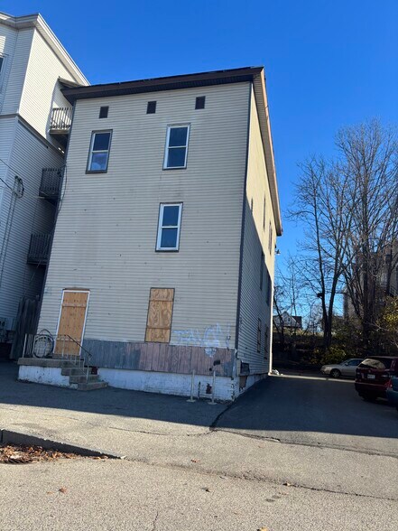 62 Knox St, Lewiston, ME à vendre - Photo principale - Image 1 de 1