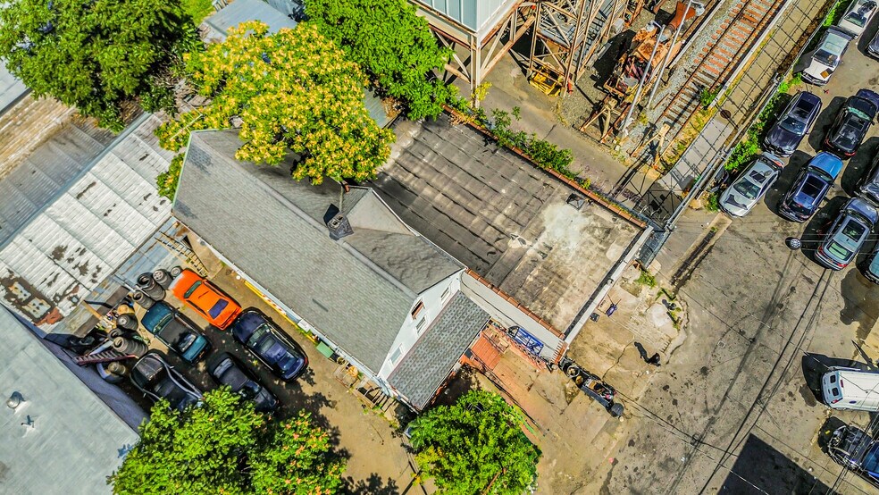 4513 Byron Ave, Bronx, NY à vendre - Photo du bâtiment - Image 2 de 11