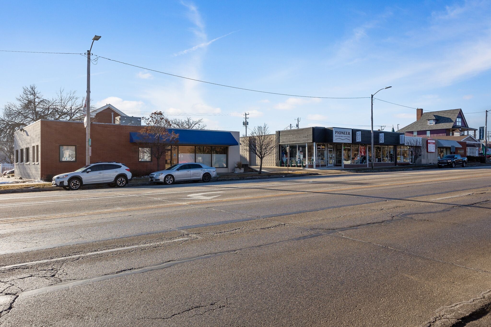 1229 1st Ave SE, Cedar Rapids, IA for lease Primary Photo- Image 1 of 7