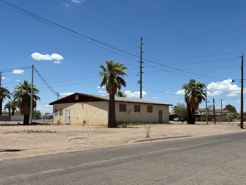 419 E Alsdorf Rd, Eloy, AZ à vendre - Photo du bâtiment - Image 1 de 8