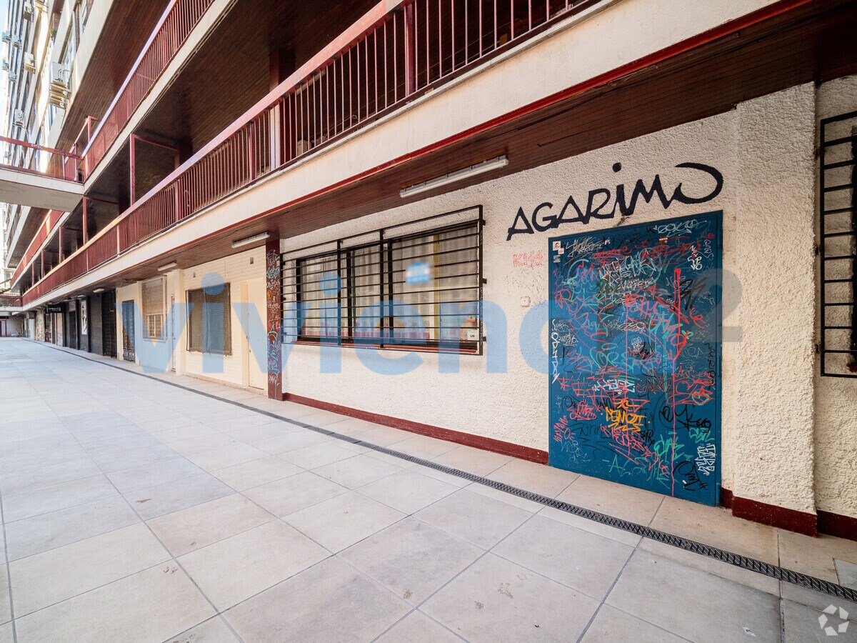 Madrid, MAD 28015 - - - Interior Photo - Image 1 of 34