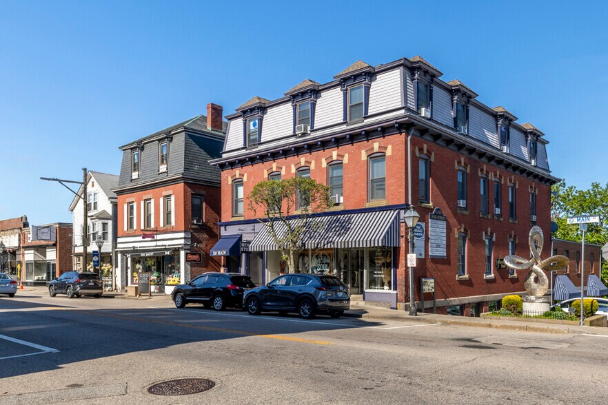 110 Main St, East Greenwich, RI à louer - Photo du bâtiment - Image 3 de 7
