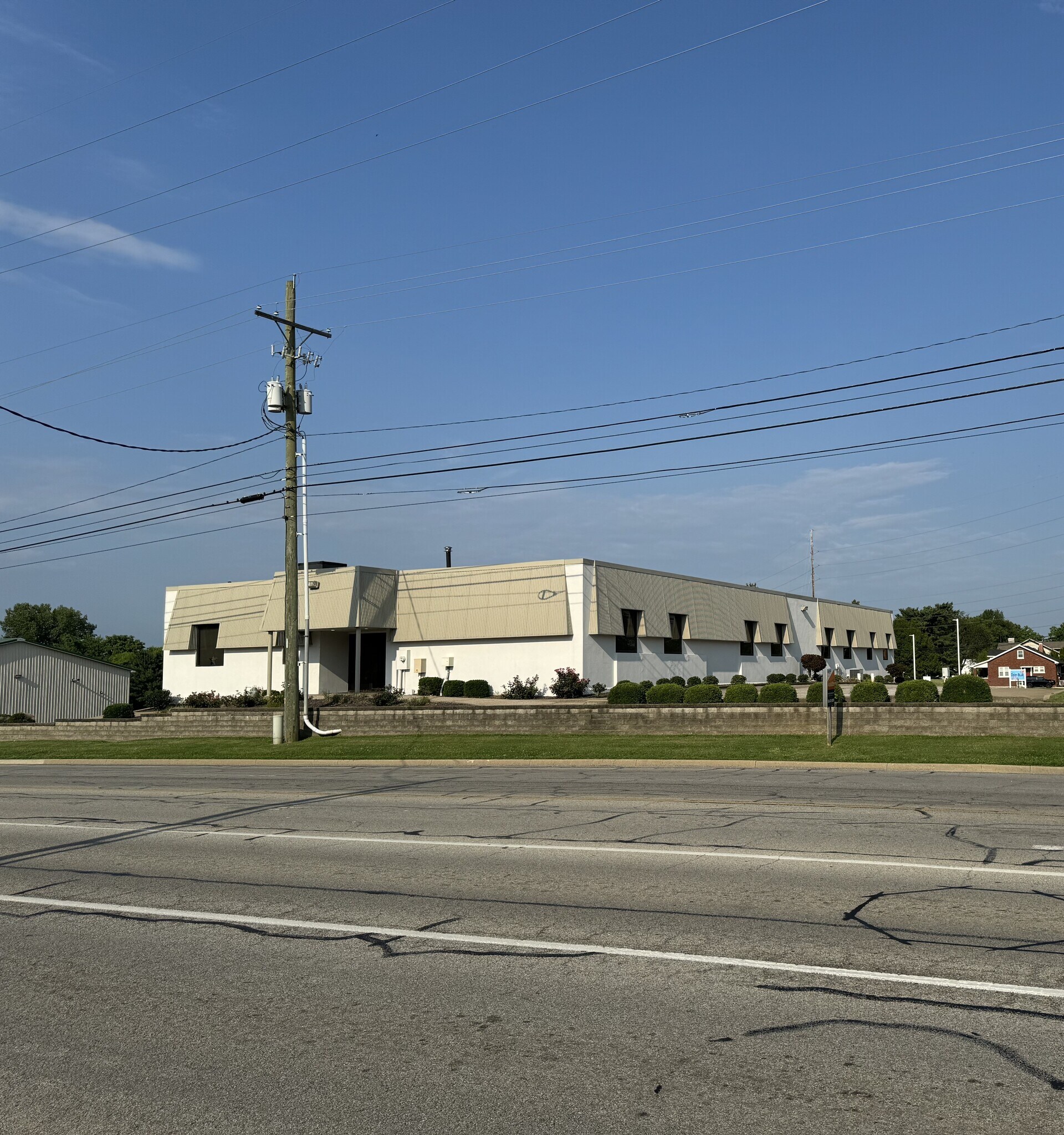 2750 N Burkhardt Rd, Evansville, IN à louer Photo du bâtiment- Image 1 de 10