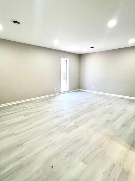 1323 Platt Springs Rd, West Columbia, SC for lease - Building Photo - Image 1 of 2