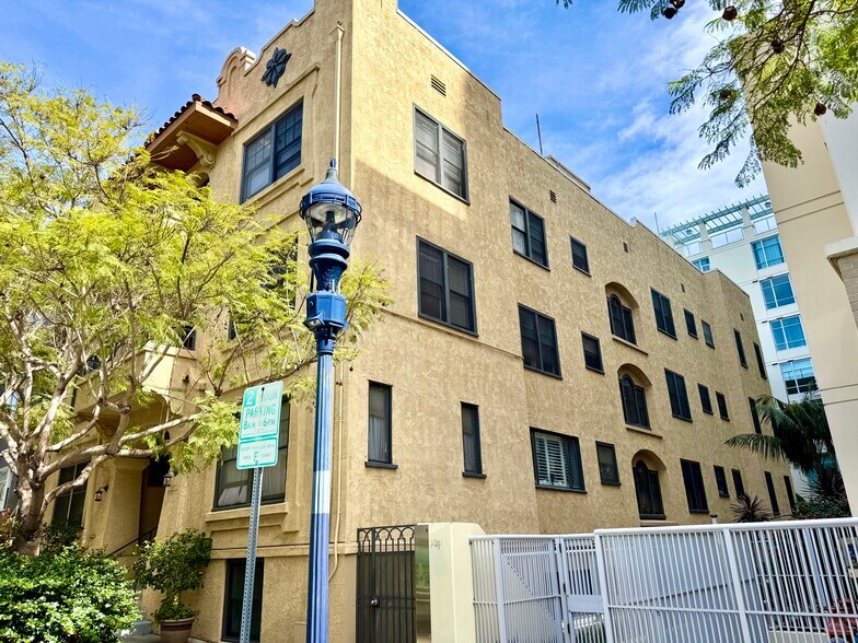 1541 8th Ave, San Diego, CA à vendre - Photo principale - Image 2 de 20