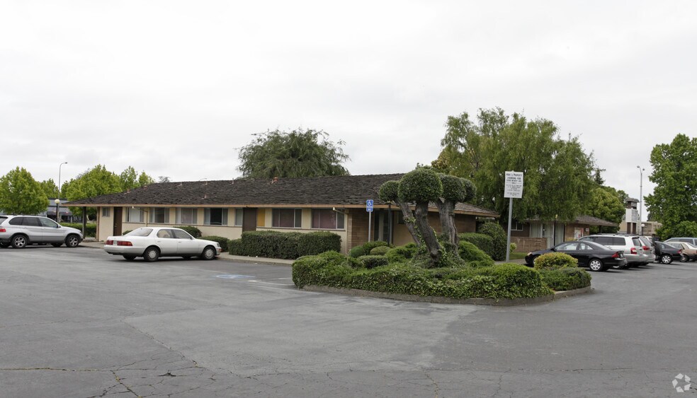 3200 Mowry Ave, Fremont, CA à vendre - Photo du bâtiment - Image 3 de 24