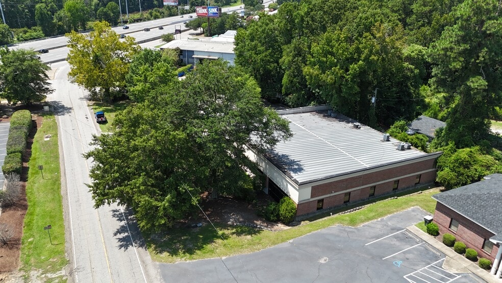 305 Stoneridge Dr, Columbia, SC à vendre - Photo du bâtiment - Image 1 de 24