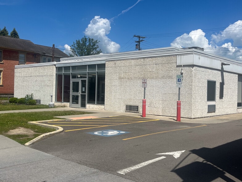 117 W Main St, Endicott, NY for sale - Building Photo - Image 2 of 27