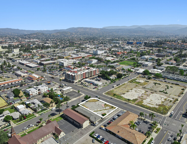 411 S Escondido Blvd, Escondido, CA for sale - Building Photo - Image 3 of 11