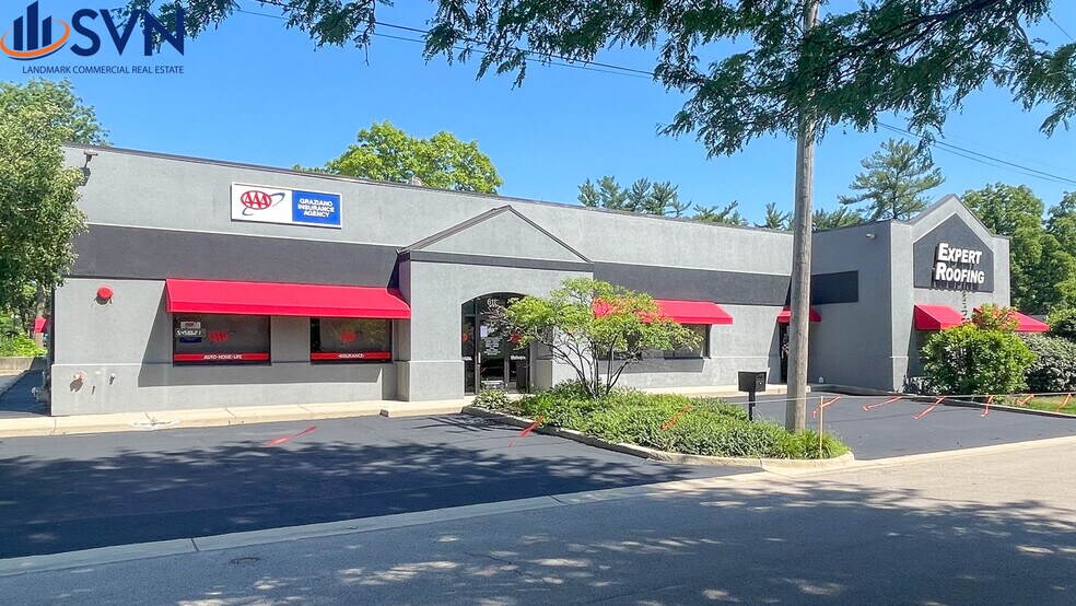 611 E State St, Geneva, IL à louer - Photo du bâtiment - Image 1 de 7