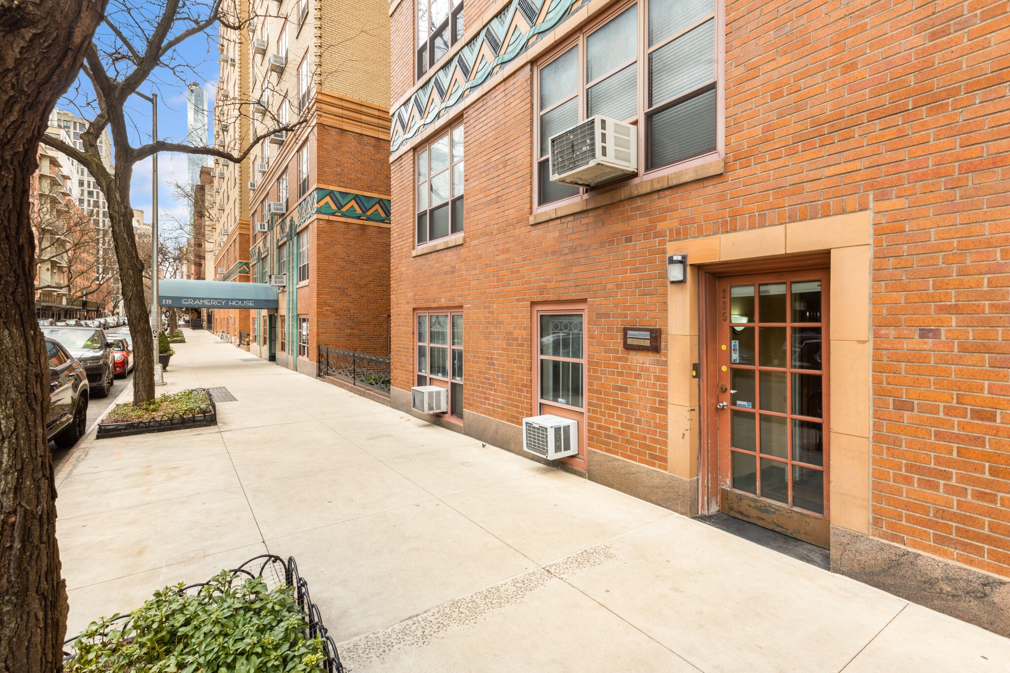235 E 22nd St, New York, NY for sale Primary Photo- Image 1 of 13