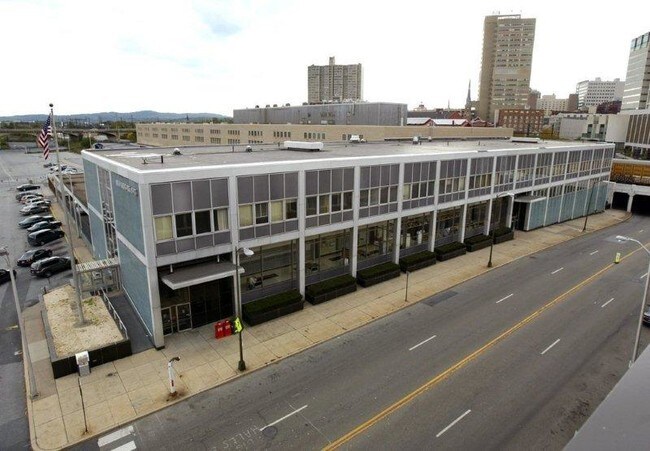 Plus de détails pour 815 Market St, Harrisburg, PA - Plusieurs types d'espaces à louer