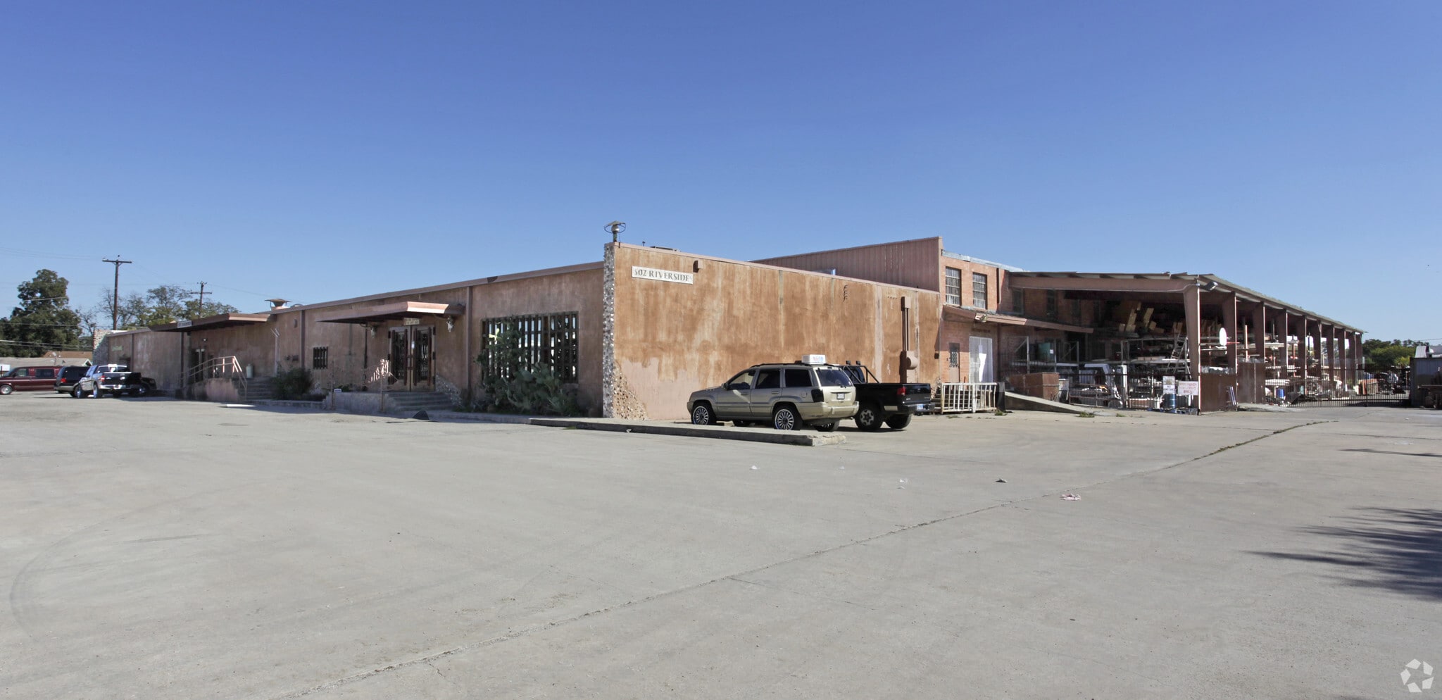 1350 E Southcross Blvd, San Antonio, TX for lease Building Photo- Image 1 of 14