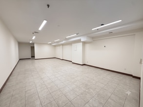 4102 Bell Blvd, Bayside, NY for lease Interior Photo- Image 2 of 14