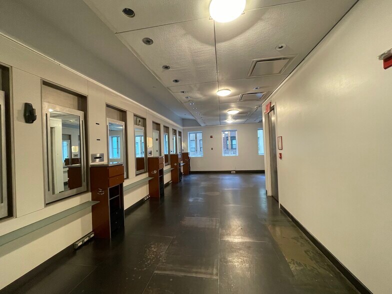 108 E 60th St, New York, NY à vendre - Photo intérieure - Image 3 de 18