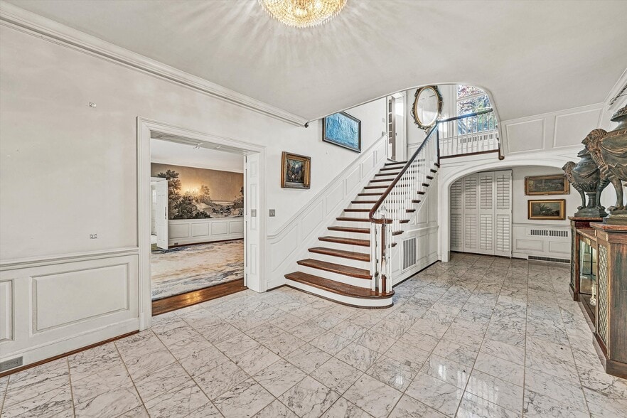 934 Commander Dr, Roanoke, VA for sale - Building Photo - Image 3 of 99