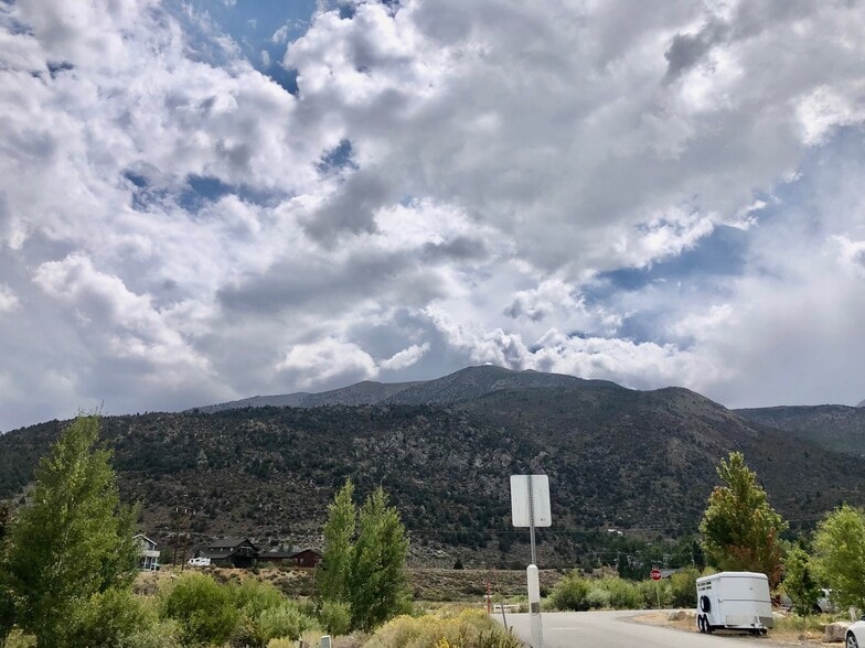 36 Sierra Springs Dr, Mammoth Lakes, CA for sale - Building Photo - Image 3 of 5
