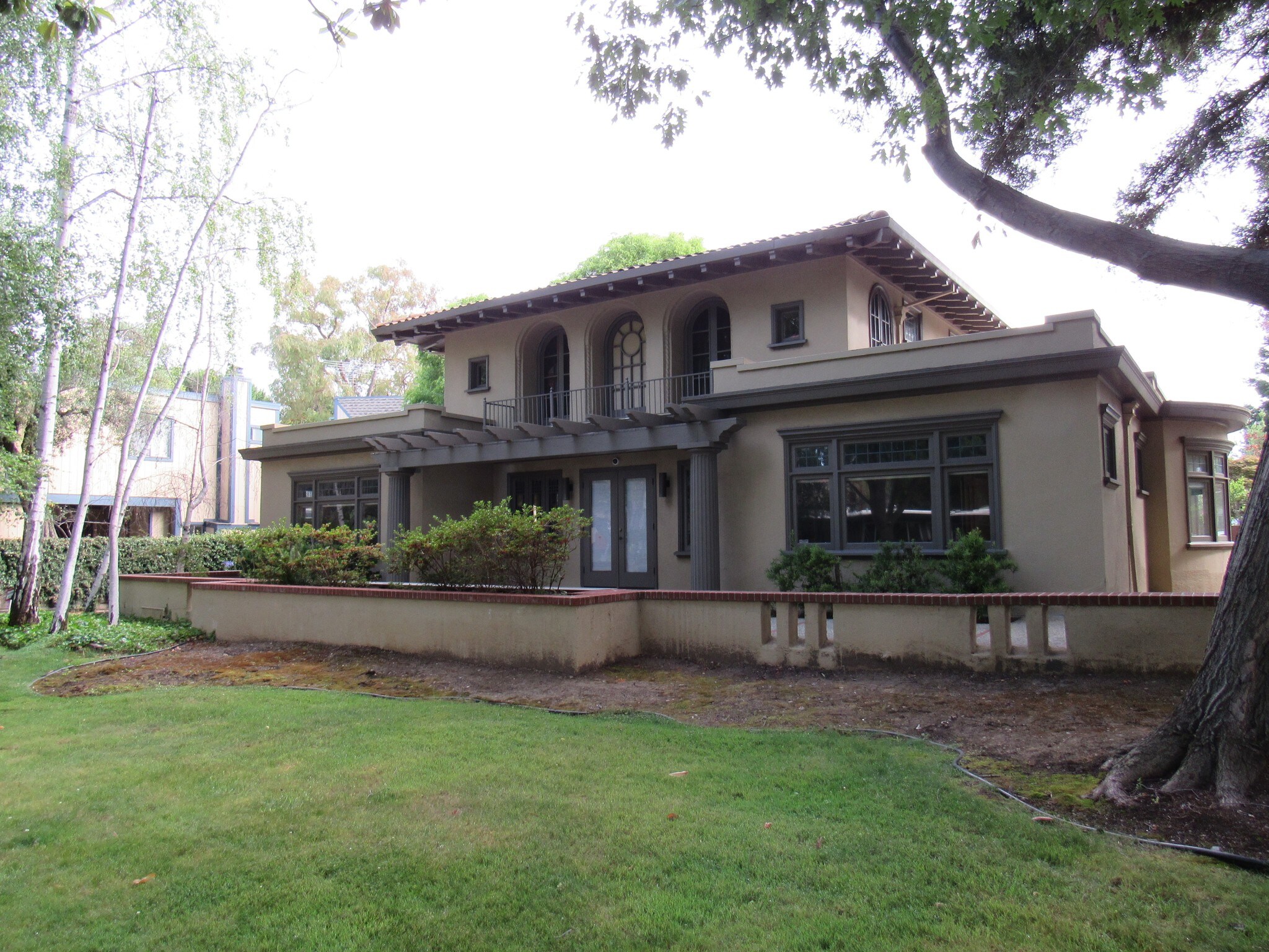 705 Forest Ave, Palo Alto, CA à louer Photo du bâtiment- Image 1 de 6