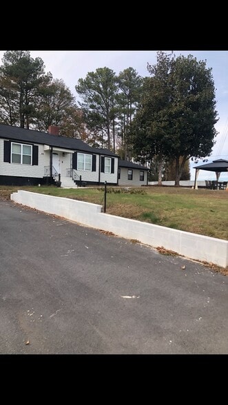 340 Lockheed Ave SE, Marietta, GA for sale - Building Photo - Image 2 of 28