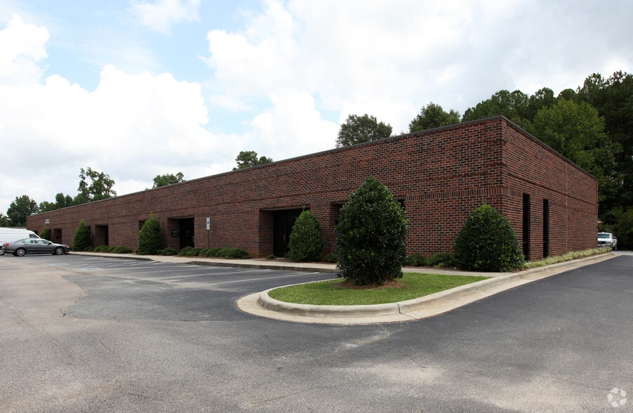 134-150 Donmoor Ct, Garner, NC for lease - Building Photo - Image 3 of 13