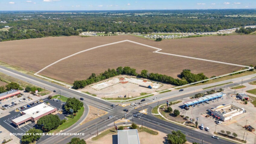 1845 Lake Shore Dr, Waco, TX for sale - Building Photo - Image 2 of 6