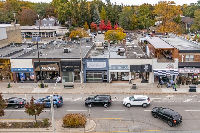Plus de détails pour 3000 Bloor St W, Toronto, ON - Commerce de détail à vendre