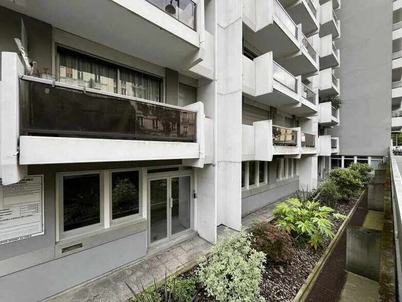 Office in Paris for sale - Building Photo - Image 1 of 13