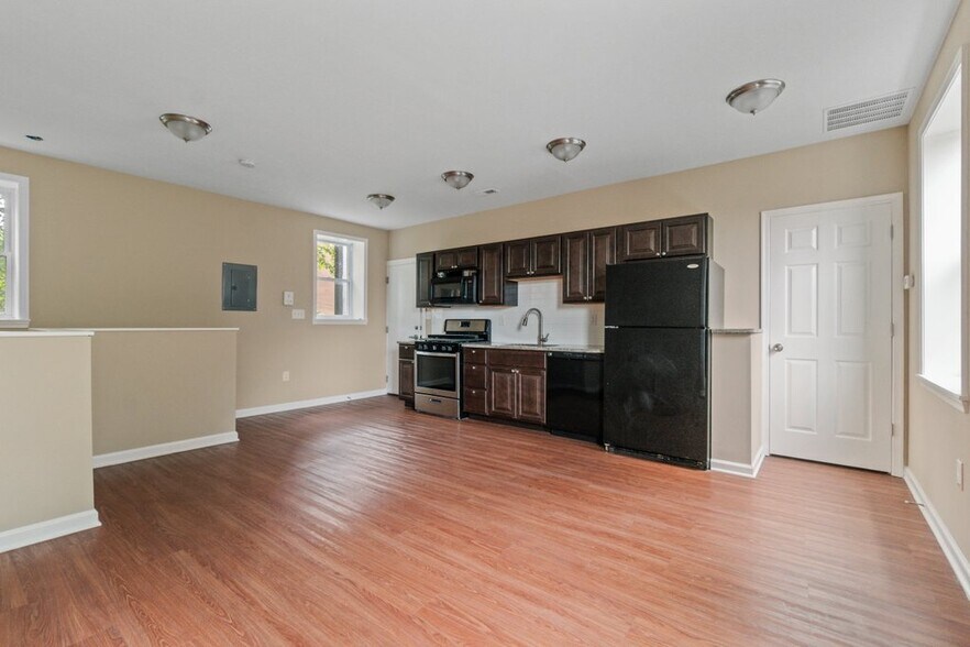 601 Whitelock St, Baltimore, MD à vendre - Photo du bâtiment - Image 3 de 35