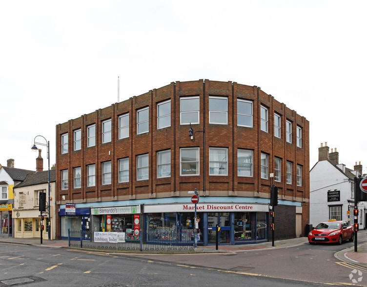 4 High St, St. Neots for lease - Primary Photo - Image 1 of 3