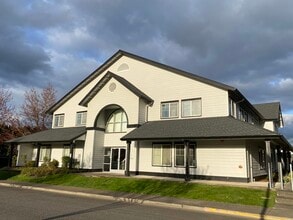 1710 W Main St, Battle Ground, WA for lease Interior Photo- Image 1 of 5