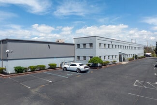 Plus de détails pour 6901 N Crescent Blvd, Pennsauken, NJ - Industriel à louer